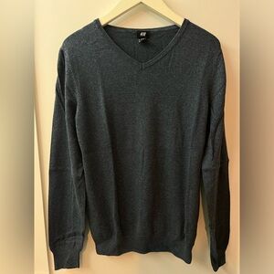 Navy blue men V-neck sweater. Size M. 100% cotton